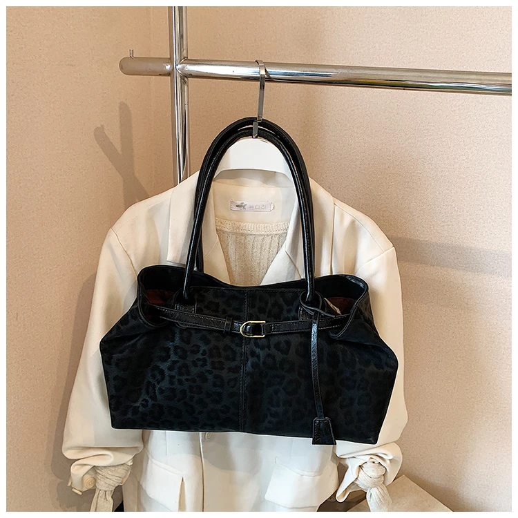 Leopard Print Sewing Thread Hasp Youth Sweet Shoulder Bags for Women 2026 Hot Sale Large Capacity Sense of Luxury Tote Bags