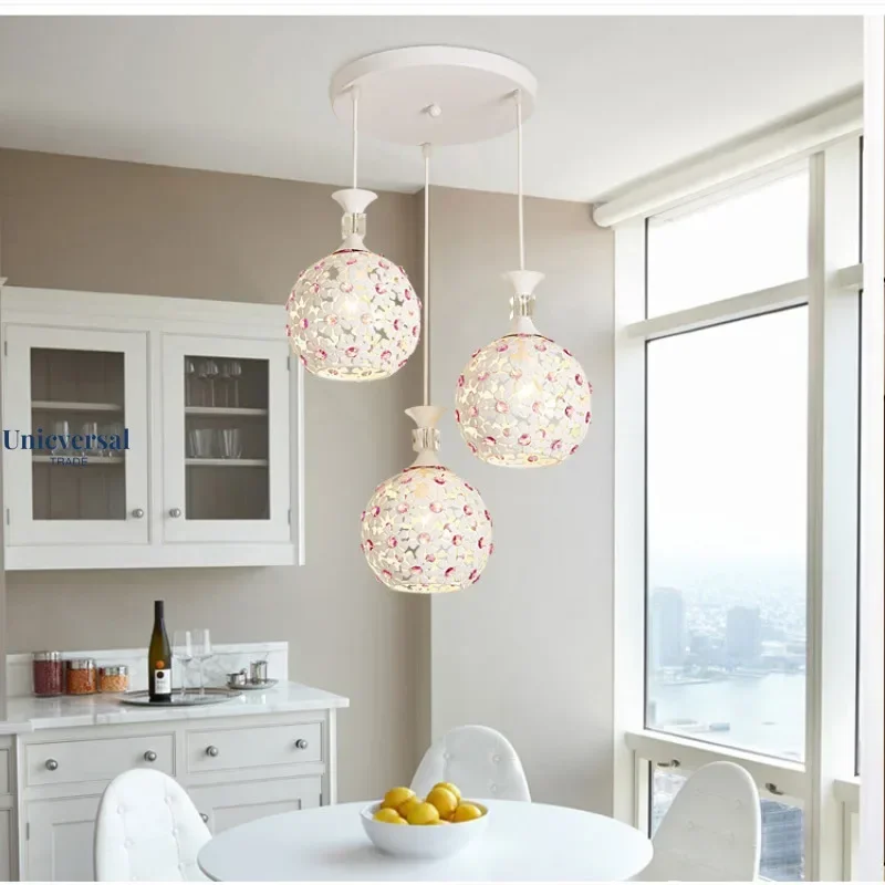 

Simple Modern LED Crystal Pendant Light Wrought Iron Dining Room Lamp Personality Living Room Light American Bedroo Chandeliers