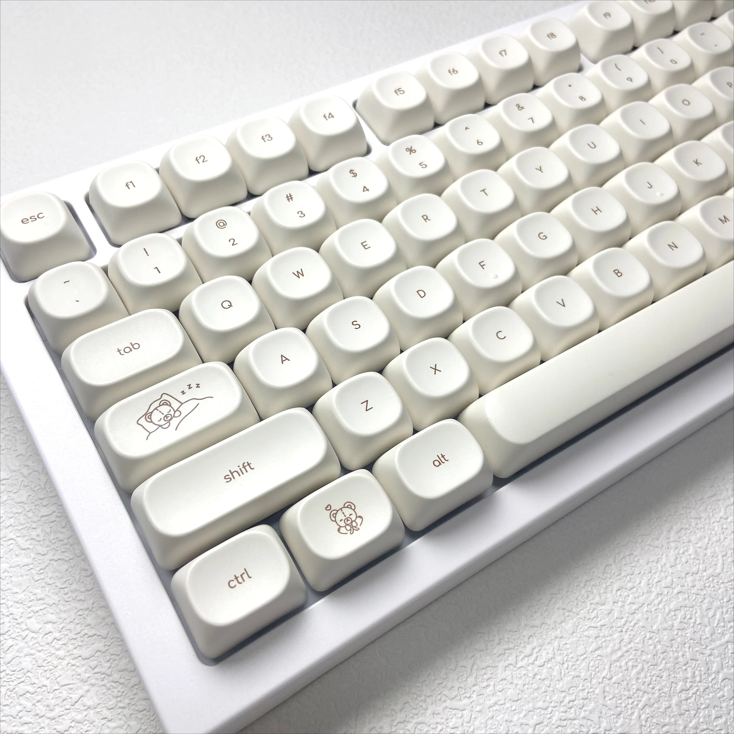 

Cute Bear Small Font Keycaps Cream White MOA Key Cap for Custom Mechanical Keyboard Simple White Keycaps Gaming Keyboard DIY