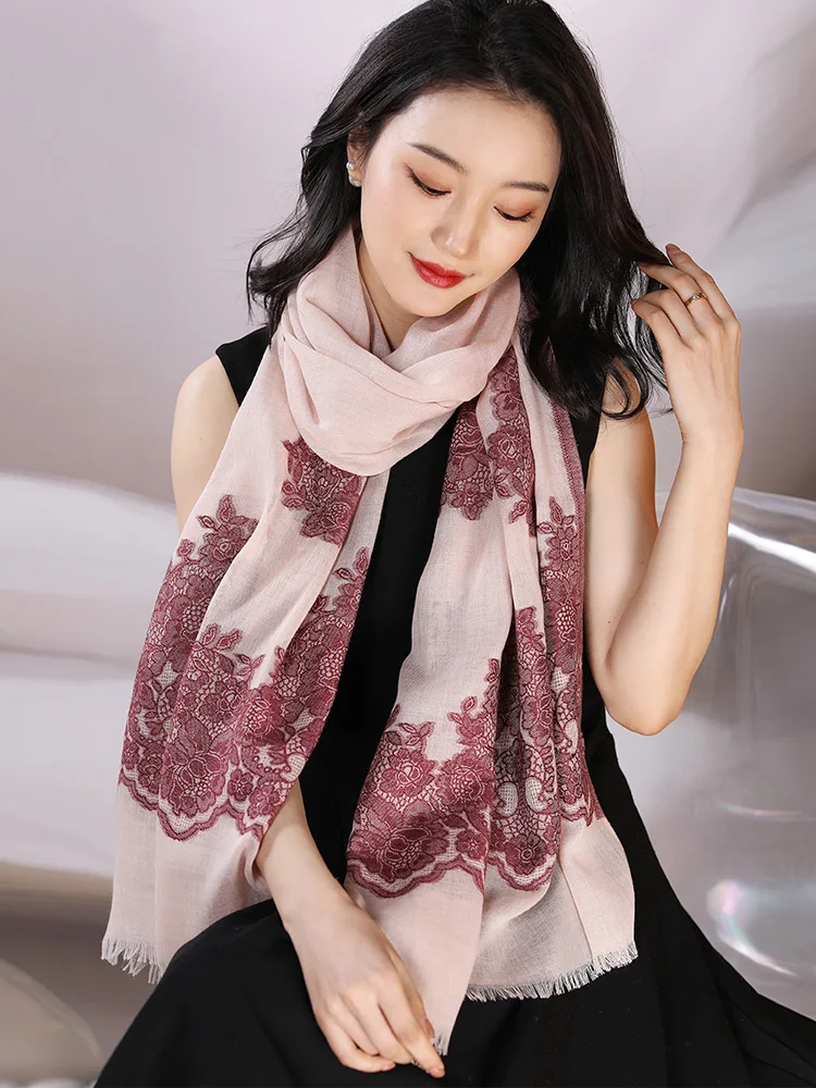 エレガントな刺繍花柄スカーフ女性スタイル薄い首保護春夏ファッショナブルなシルクスカーフママのショールスカーフ