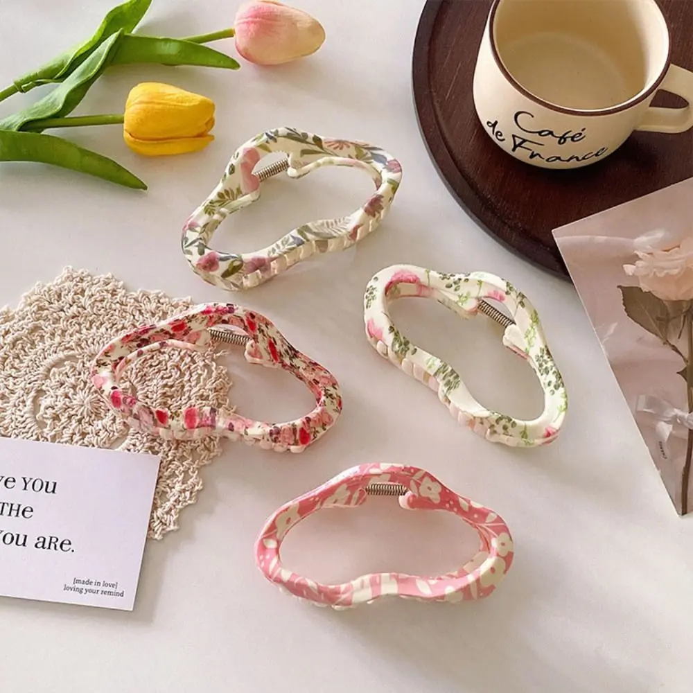 

Acrylic Cloud Shape Hair Claw Hollow Geometric Hollow Claw Clip Korean Style Hair Accessories Geometric Shark Clip Daily