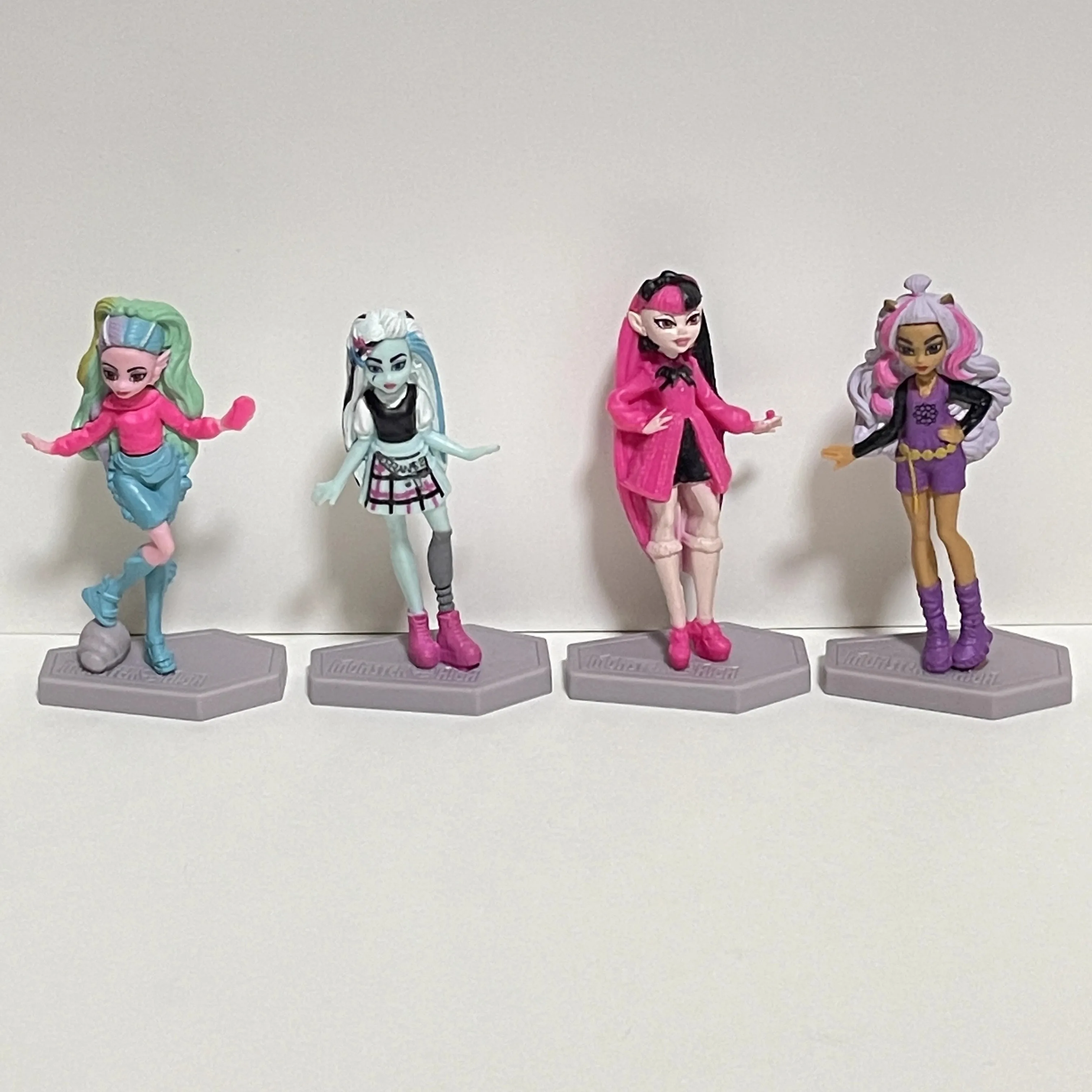 

Rare Collection Makeup monsters high school ever after high Children Christmas Gift Favor qiqukuwan shangjia zhipaiwu