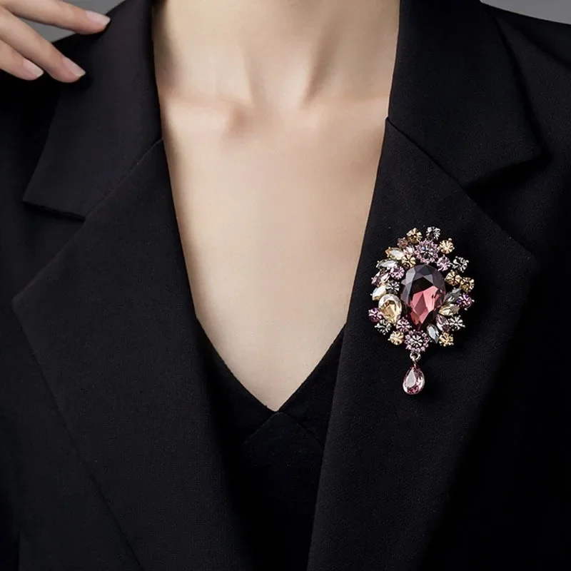 Women\'s Retro Crystal Brooch Fashion Flower Pin Exquisite Clothes Accessories