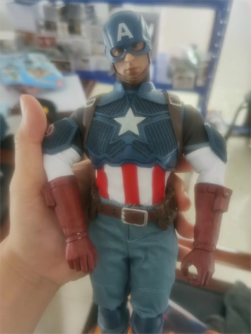 Marvel Captain America Actionfigur im Maßstab 1:6 – stark bewegliche Gelenke, vollständig beweglich, hochwertiges Sammlerspielzeug für Fans