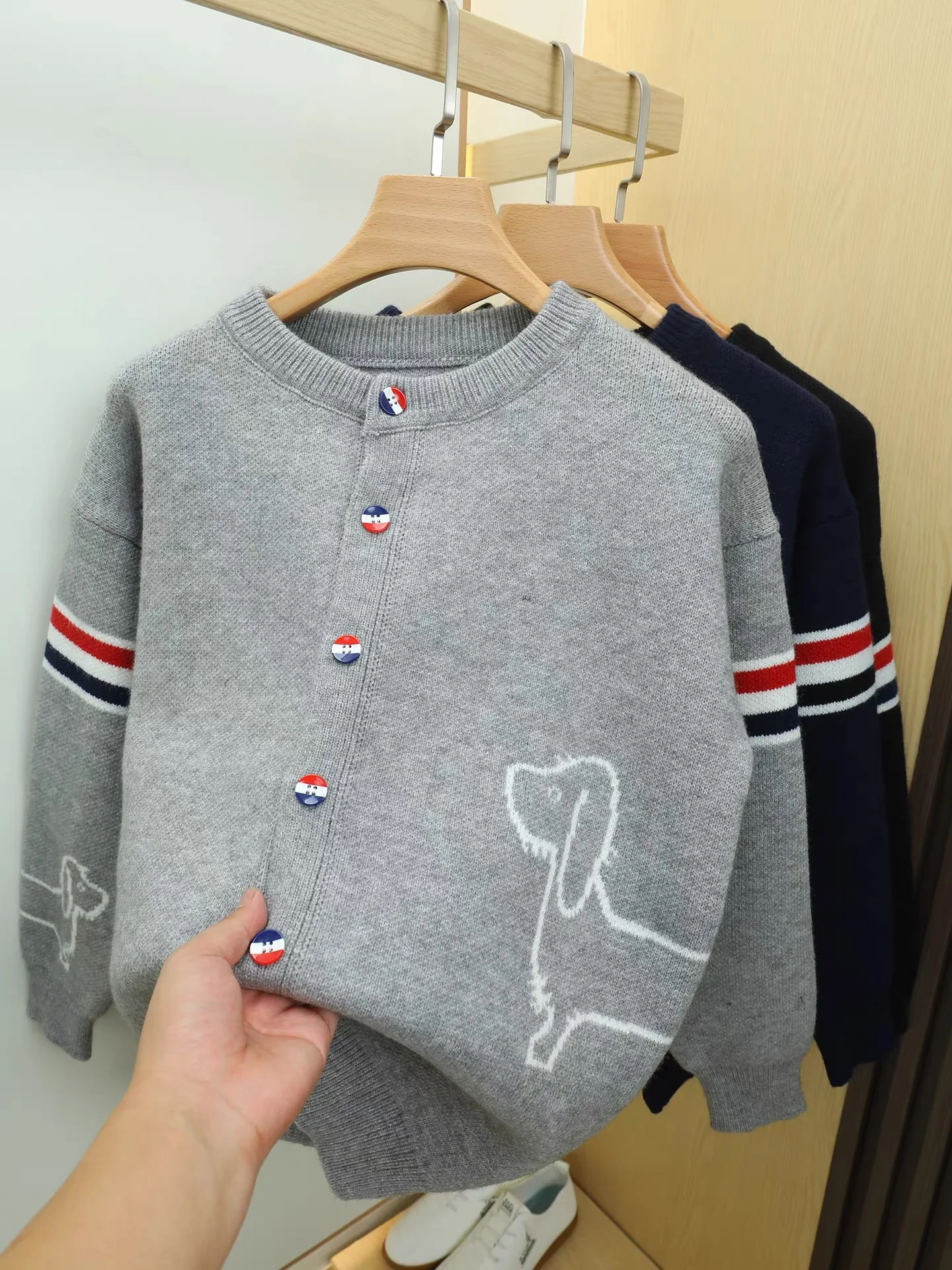 Mode süße Welpen bedruckt Pullover Jacke Herren High-End Marke farbige Streifen Design Gelegenheit Winter dicke warme runde Kragen Strickhemd – Detail 6