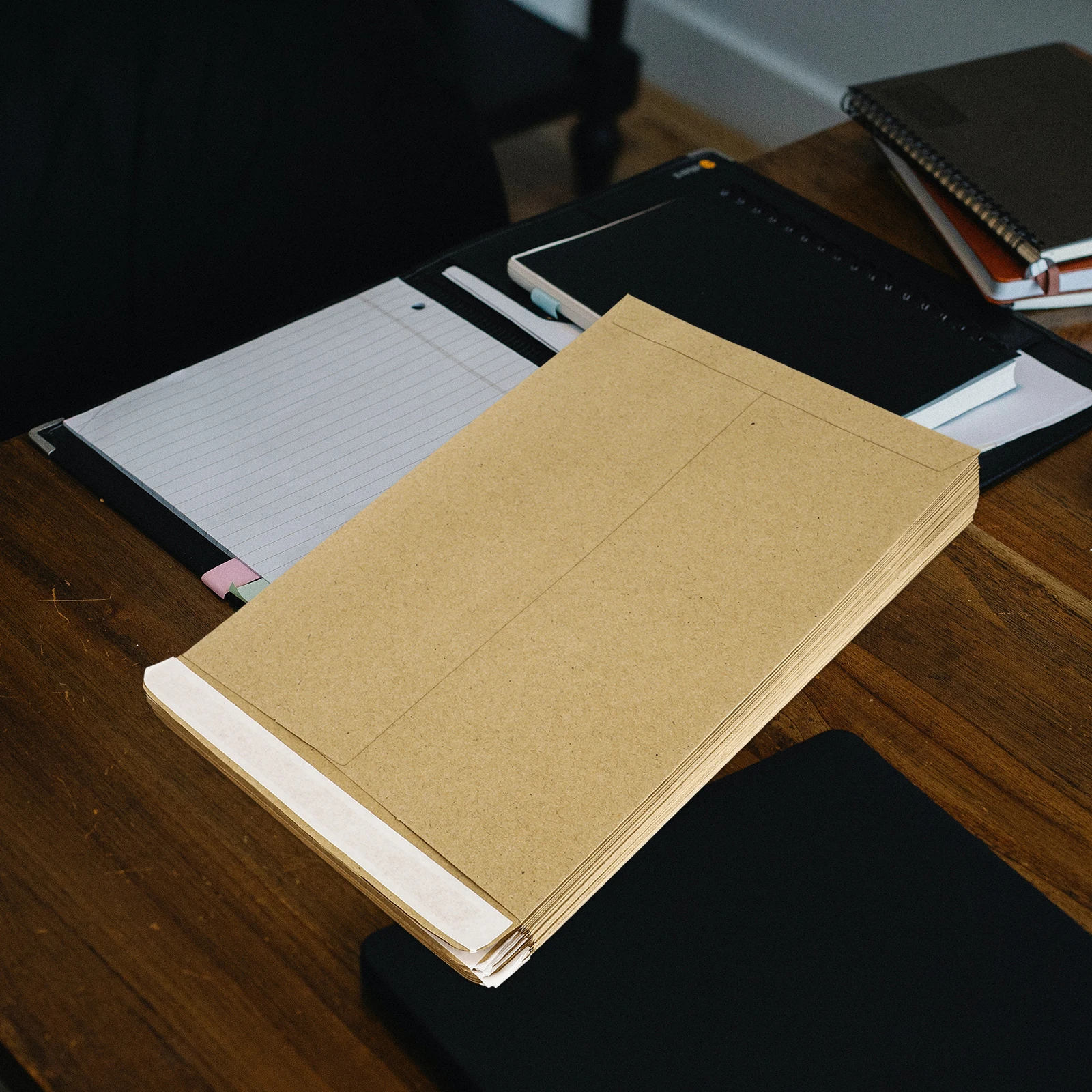 

50Pcs Blank Kraft Envelopes Retro Kraft Paper Envelopes for Mailing Letters Business Cards Holiday Corporate Events Banquets