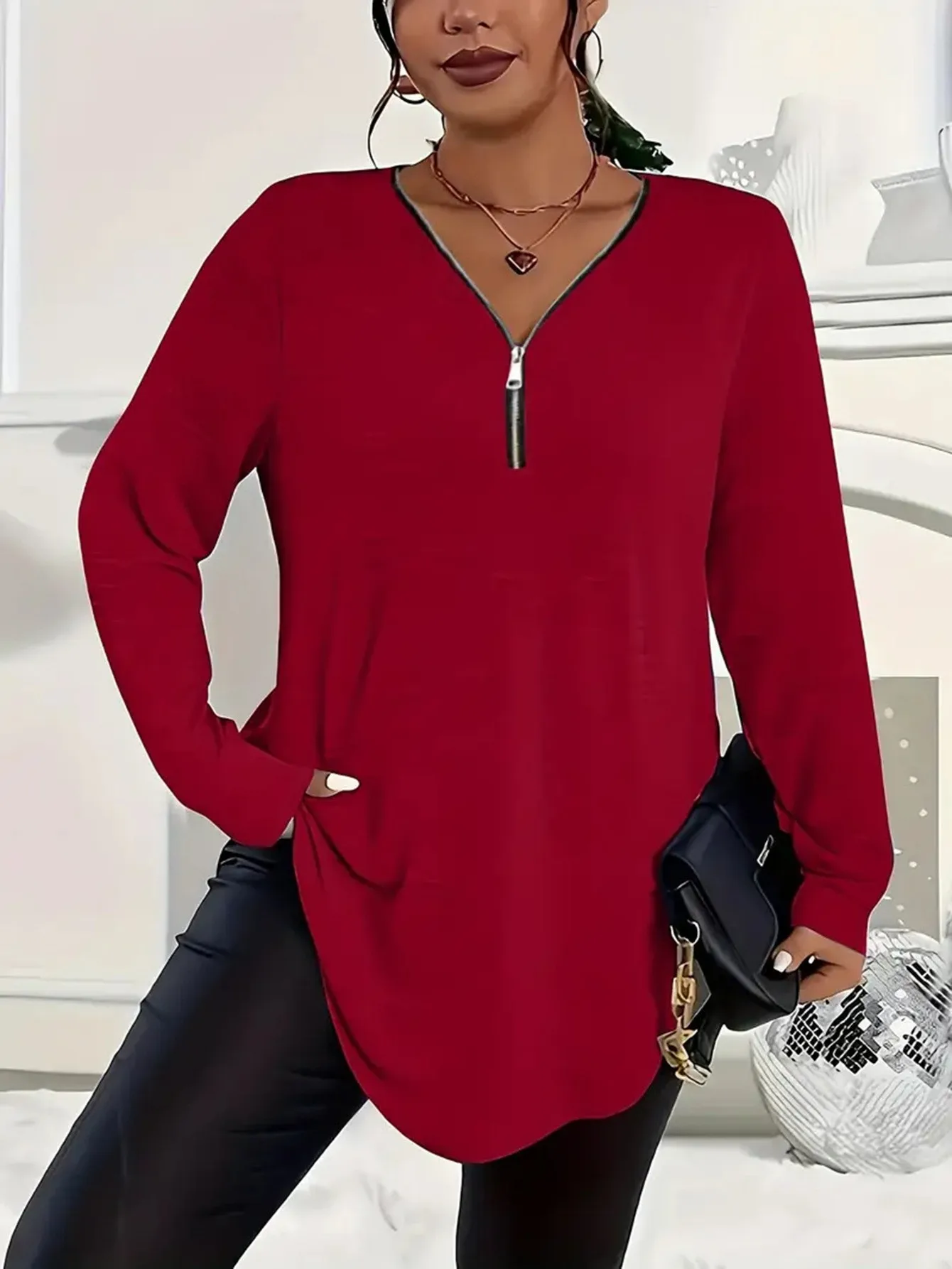 เสื้อแขนยาวคอวีทรงหลวมแบบใหม่สำหรับผู้หญิงไซส์ใหญ่  สำหรับฤดูใบไม้ร่วง  พร้อมชายเสื้อโค้ง  สไตล์ลำลอง