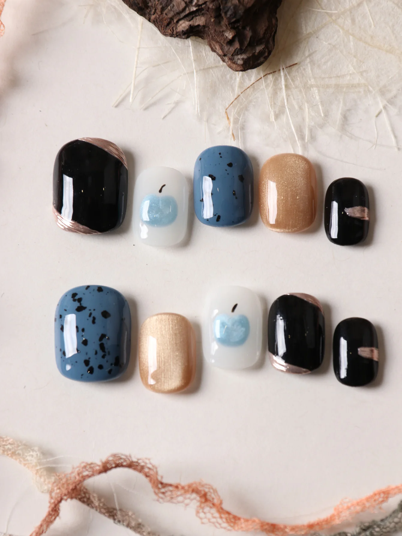 10 Stück Aufklebenägel Schwarz Blau Apfelweiß Kurze Künstliche Nägel Inklusive 1 Blatt Klebestreifen & 1 Stück Mini-Feile