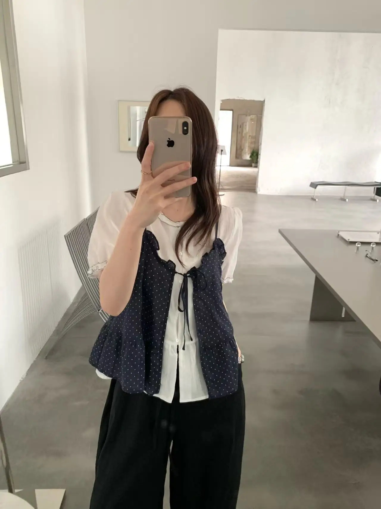 

Женский комплект LilianMilu: хлопковая майка в горошек и рубашка с коротким рукавом, нежный стиль, свободный крой, дышащий, приятный для кожи