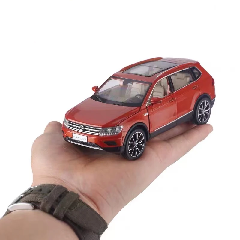 WELLY 1:32  VW TIGUAN SUV Alloy Car Diecasts & Toy Vehicles Car Model Sound and Light Pull back Car Toy For Kids Gift Ornaments