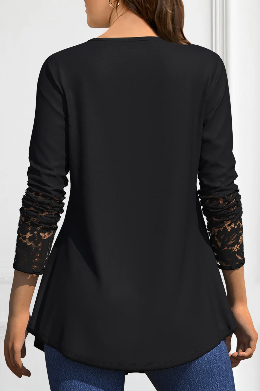 Flycurvy Plus Size Casual Black Lace Stitching Decorative Button Fold Tunic Bluzka z długim rękawem dla kobiet