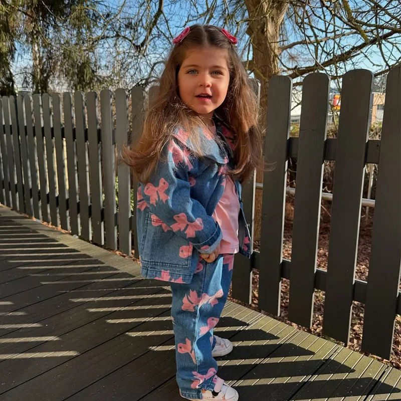 2025 جديد الدنيم الأطفال مجموعة KS لطيف القوس طباعة طفلة الدنيم فستان موضة الصبي الدنيم سترة بوتيك ملابس الأطفال