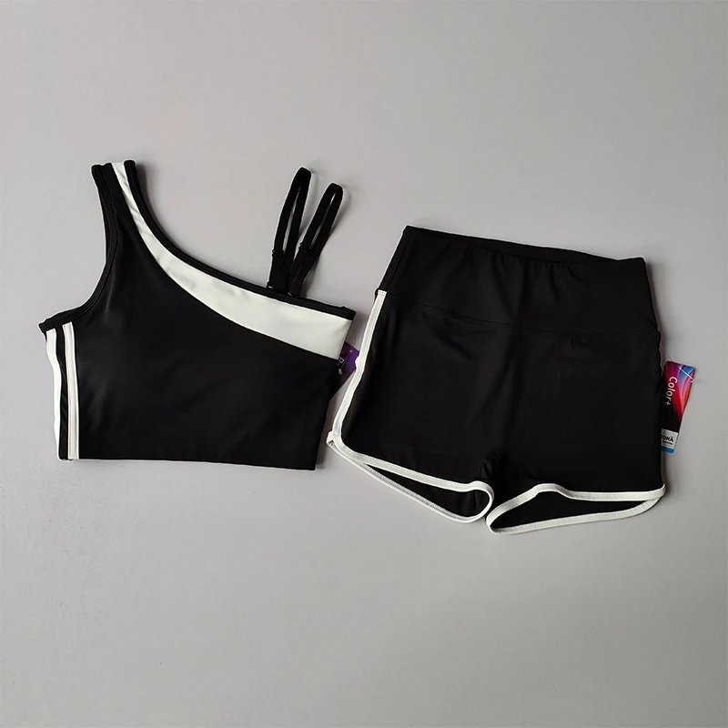 كوب ثابت من قطعة واحدة وأشرطة كتف مزدوجة واحدة للتبديل حمالة صدر رياضية عالية المقاومة للصدمات والجري والتدريب واللياقة البدنية مجموعة شورت