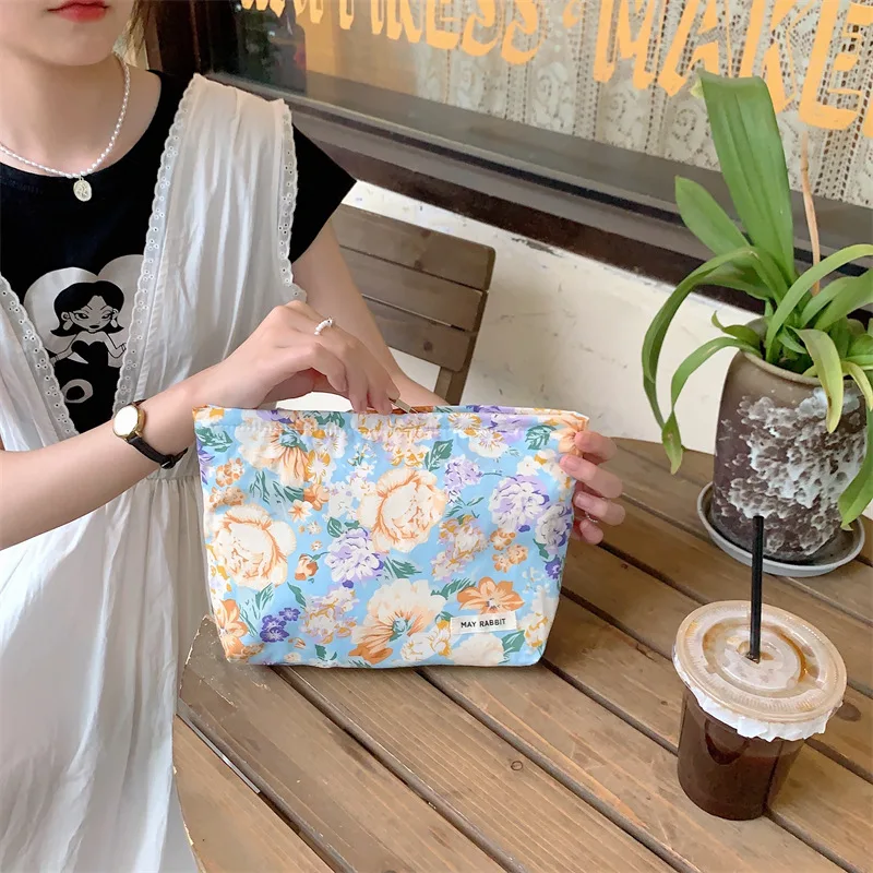 Fashion Cotton Floral Cosmetic Bag Women Clutch Bag Portable Key Lipstick Mobile Phone Storage Bag Makeup Bags Travel Organizer