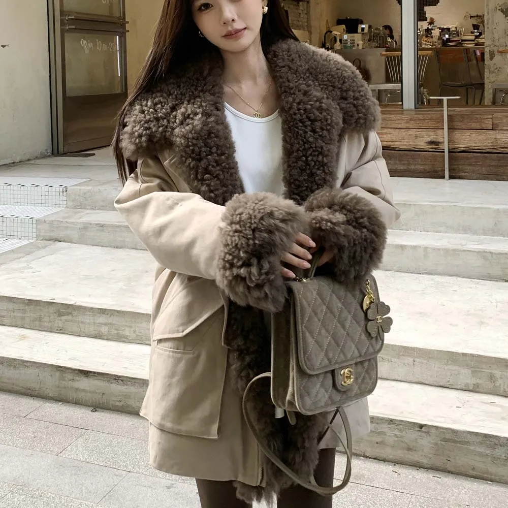 

2025 Fashion New Autumn Winter Luxury Casual Puffer Jackets Real Lamb wool Fur Collar Coat Women Natural Goose Down Jacket