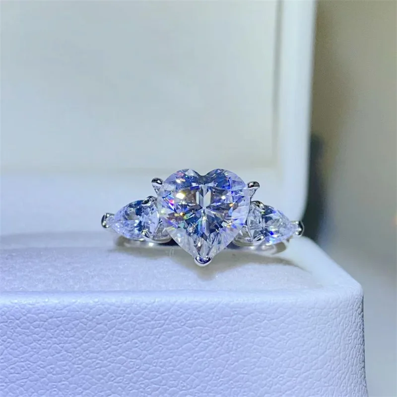 Comfortable Wear Fashion Three-Stone Heart Ring For Women 3ct Moissanite PT950 Platinum | Smooth band, skin-friendly