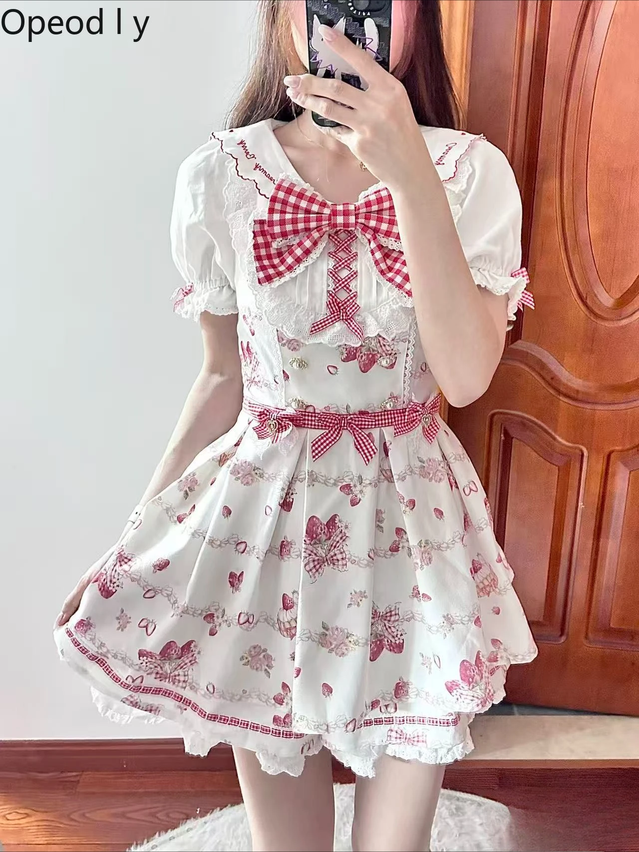 

New Liz Japanese Mass- Produced Sweet Girl Lolita Dress Princess Style Cream Strawberry Print Short-sleeved Princess Dress Set