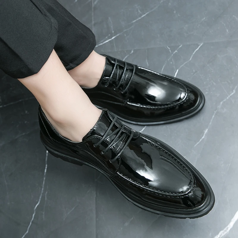 2024 Men\'s Fashion Social Shoes Wedding Shoes Men Derby Shoes Patent Leather Men Casual shoes Black Prom Men Dress Leather Shoes