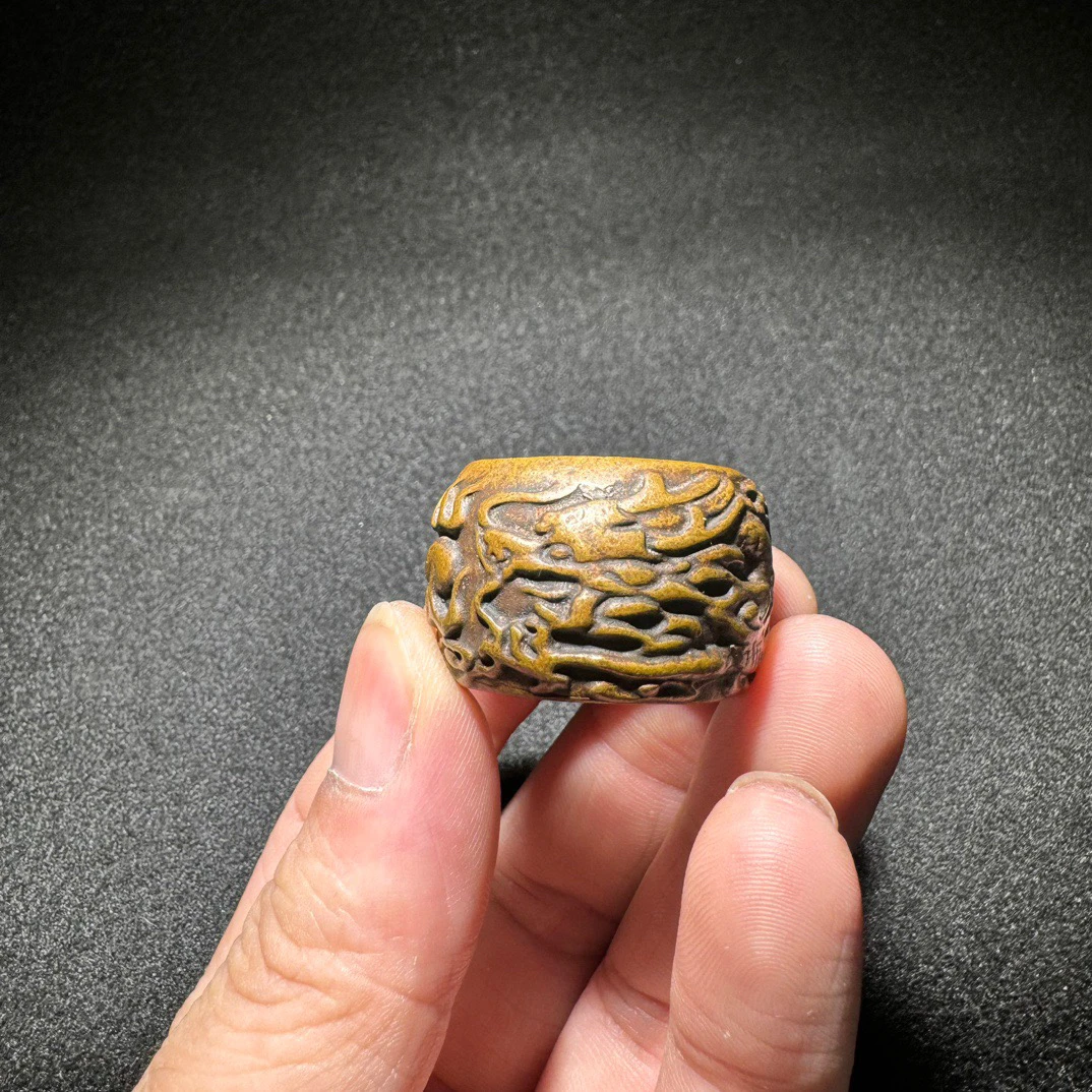 

Antique ornaments, old collections, leaks, exquisite copper zodiac dragon finger wrench