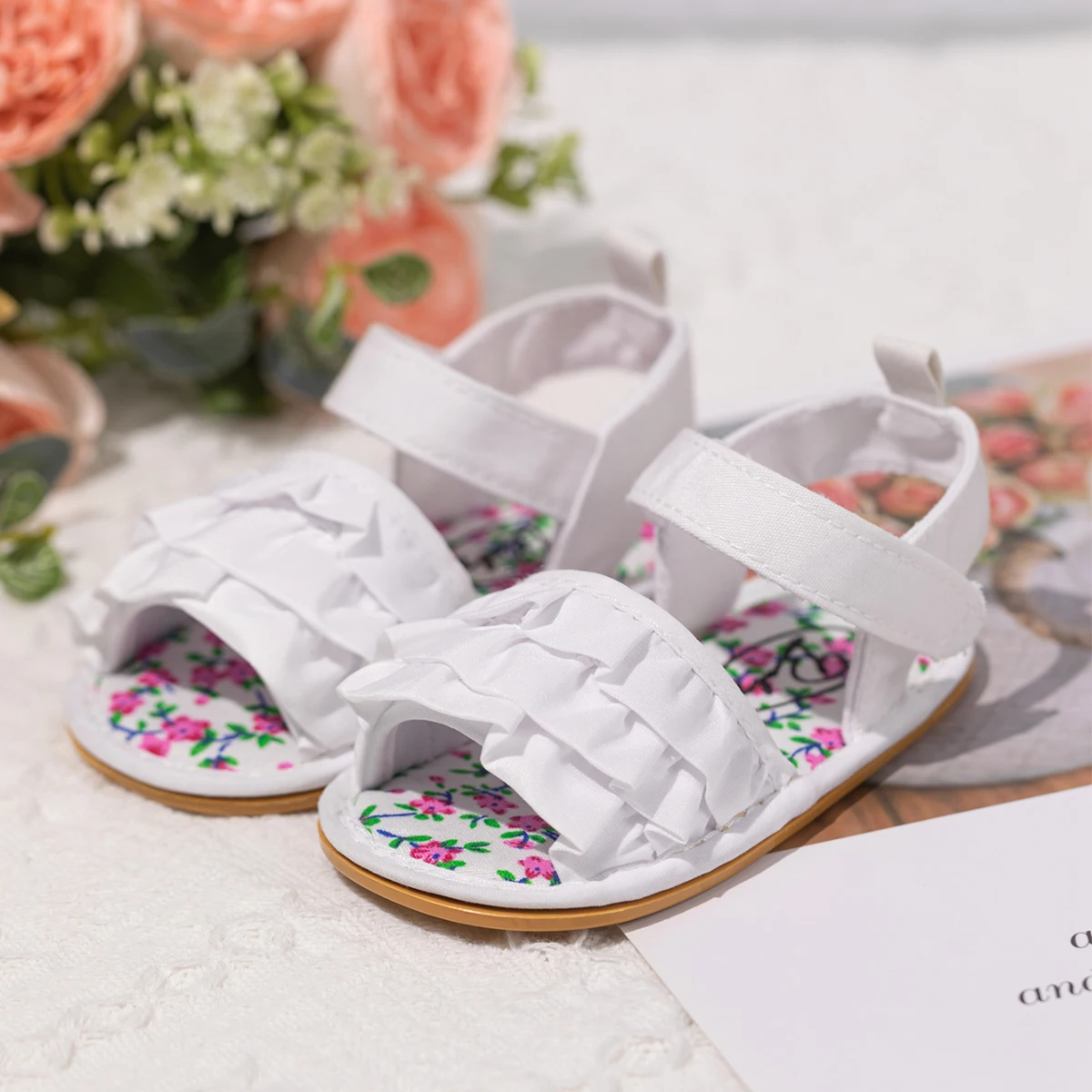 KIDSUN-Sandálias de praia de verão para bebês, sapatos recém-nascidos de flores planas, sola de borracha antiderrapante para meninos e meninas, primeira sandália caminhante