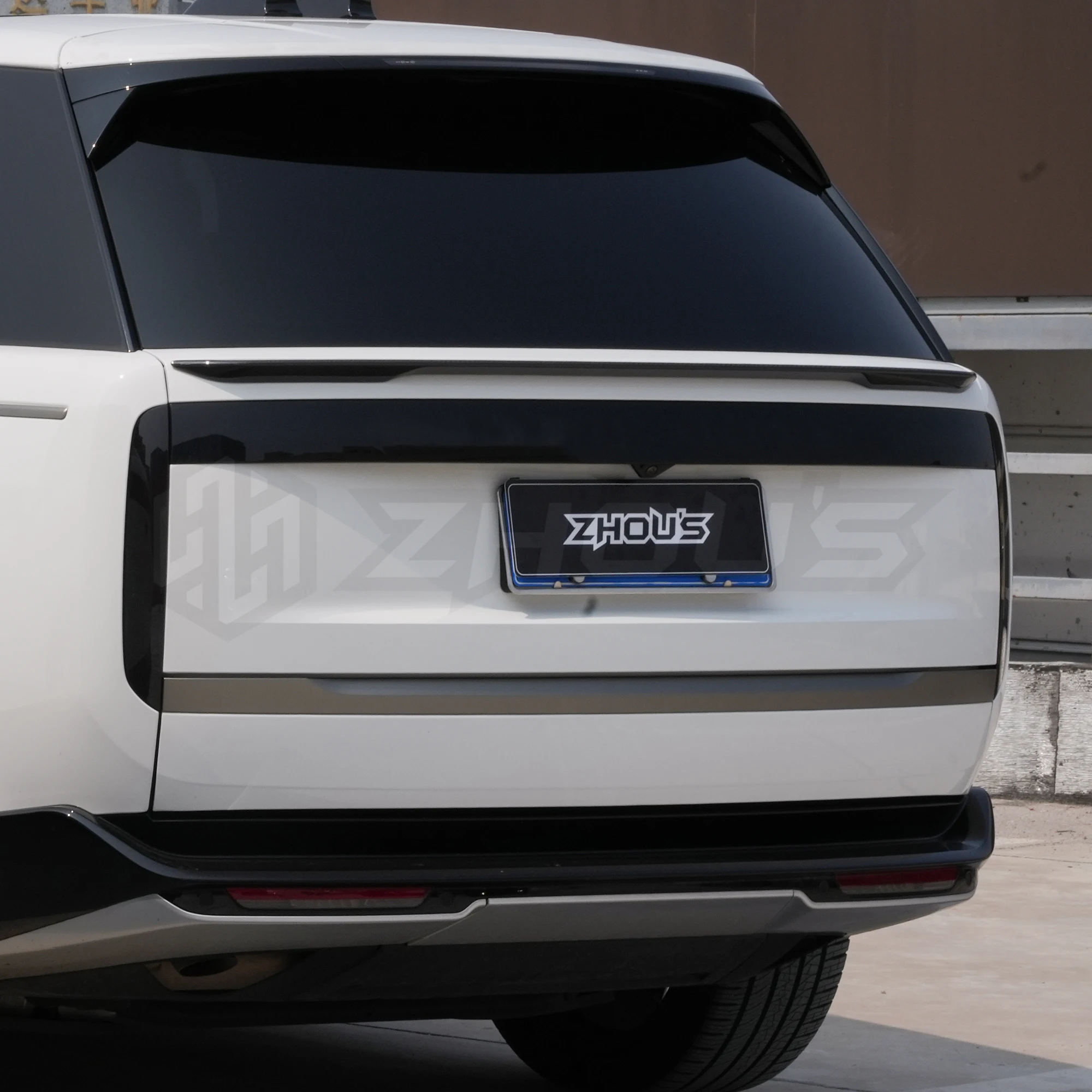 Wholesale Price Car Accessories Universal Style Carbon Fiber MIDDLE SPOILER For Land Rover Range Rover 2022 2023custom