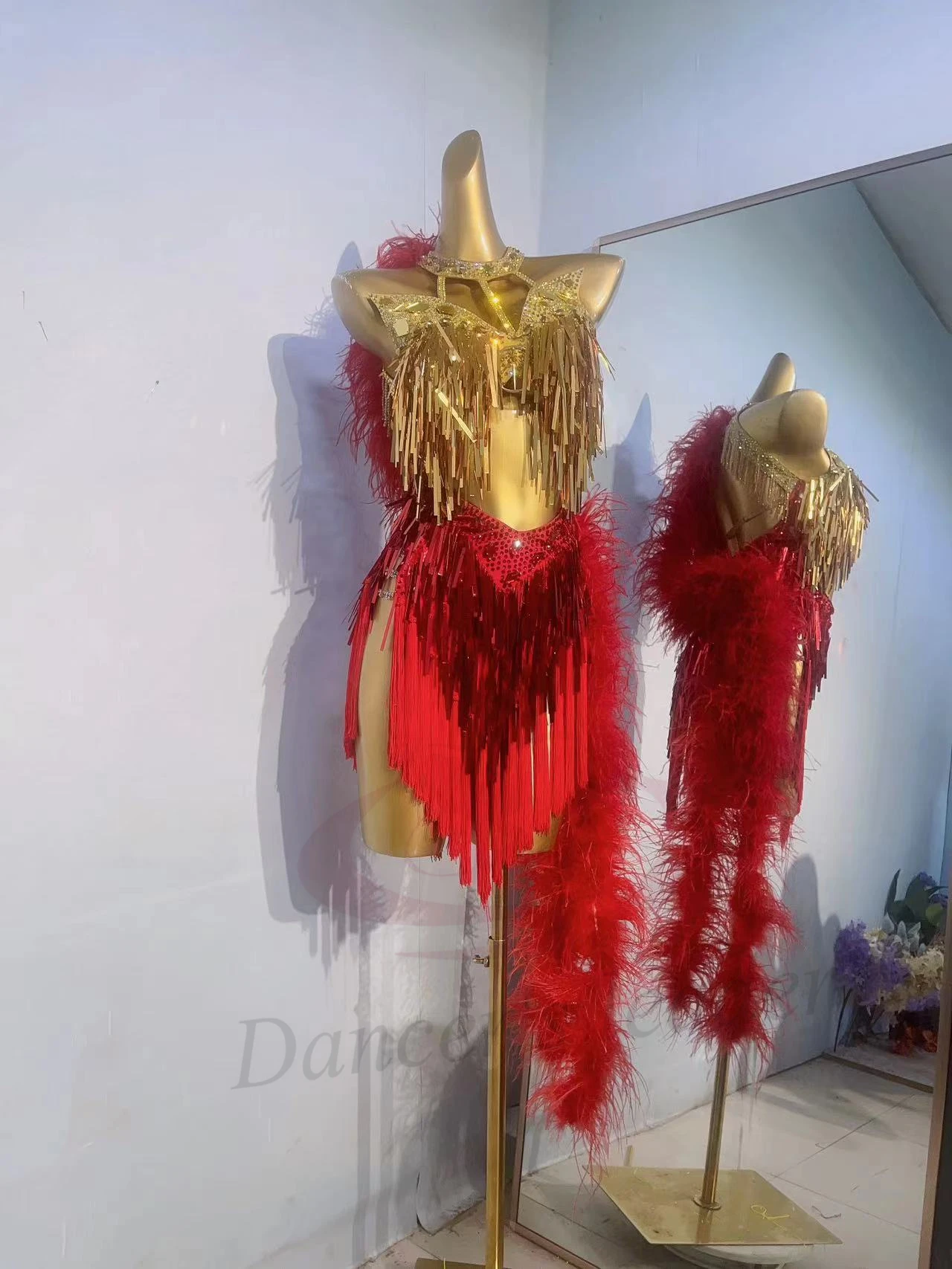 Concours de danse latine pour femmes, haut de gamme, personnalisé, paillettes, queue moelleuse, vêtements de spectacle de Tango, robe de piscine noire