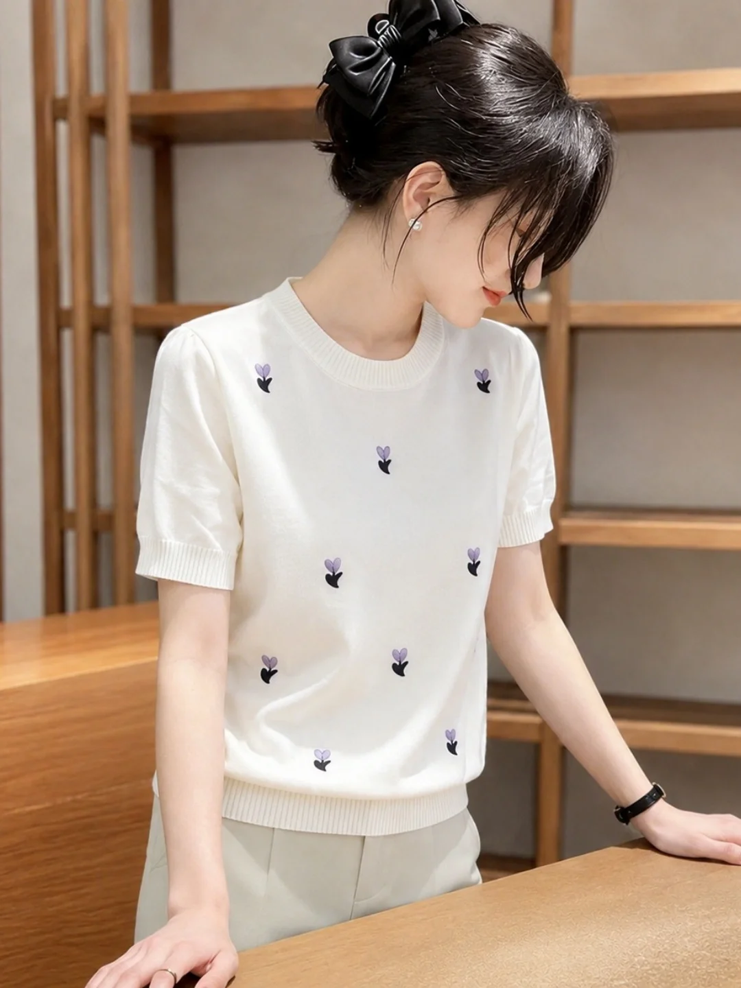 

Fashionable Embroidered Ice Silk Knitted Short Sleeve round Neck Top Korean Style Straight Cut Summer Trendy Versatile Women'...