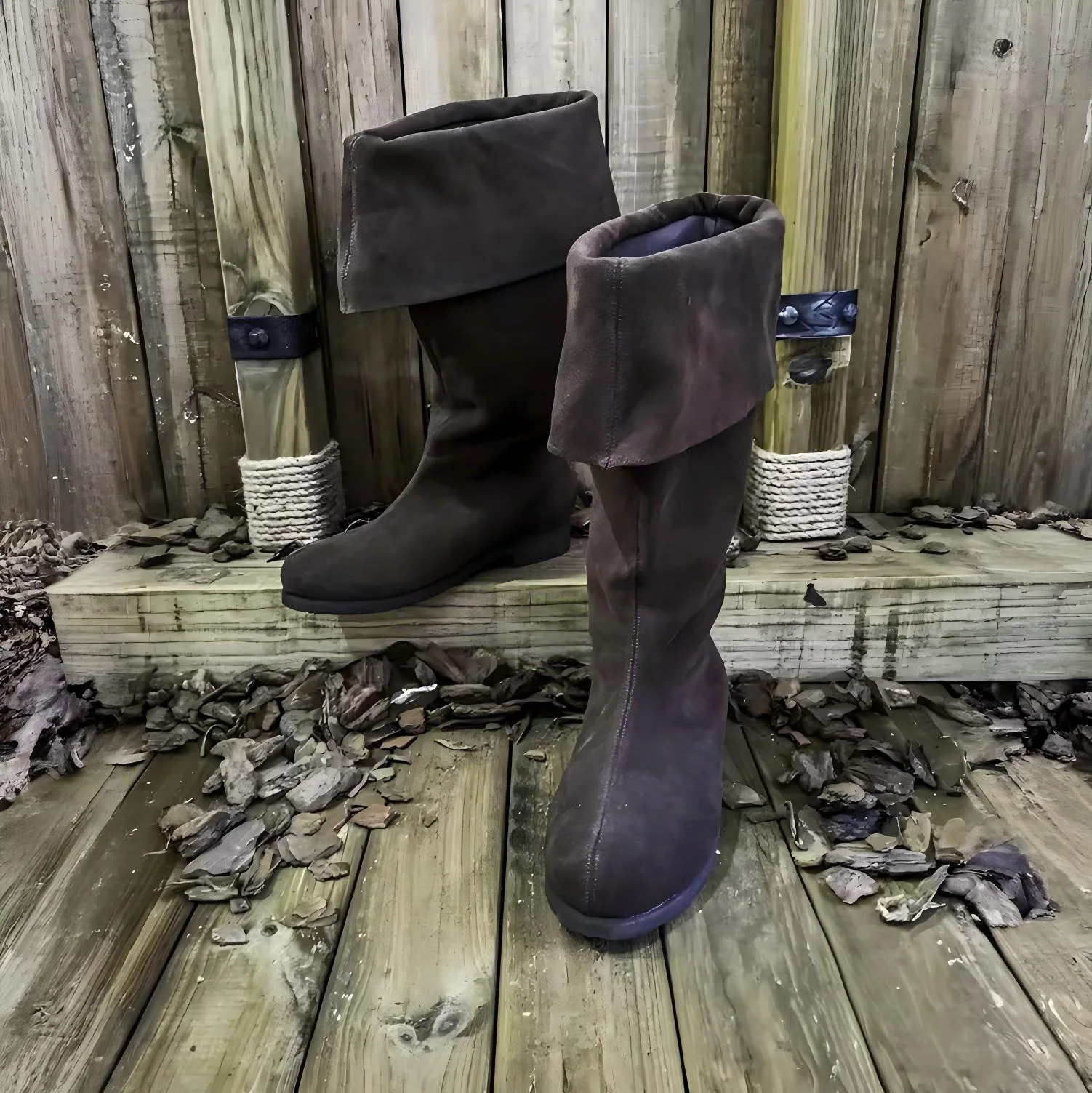 Mittelalterliche Renaissance-Klappstiefel bis zur Wadenmitte, flache Stiefel aus Retro-PU-Leder und Wildleder, Cosplay-Piraten-Halloween-Kriegerschuhe, Schuhwerk – Detail 7
