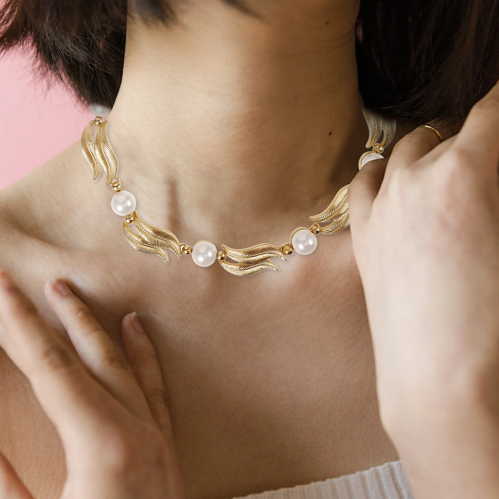 

Pearl Leaf Necklace for Women Stylish Clavicle Chain Fashion Jewelry Gift Artificial Pearl Neck Chain Elegant Daily Wear Party