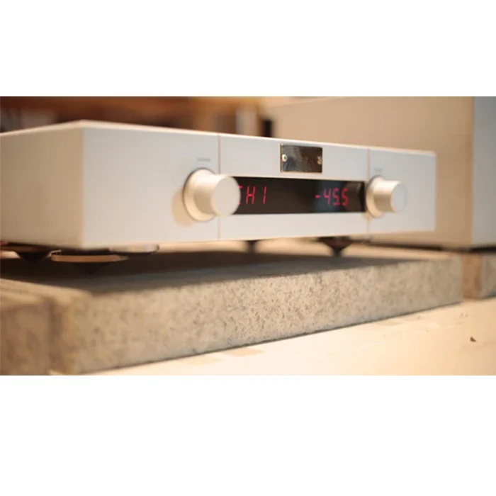 Refer to the Swiss Gaowen famous machine line Q68 fever-grade flagship full-balanced pre-amplifier, frequency response: 0~150KHZ