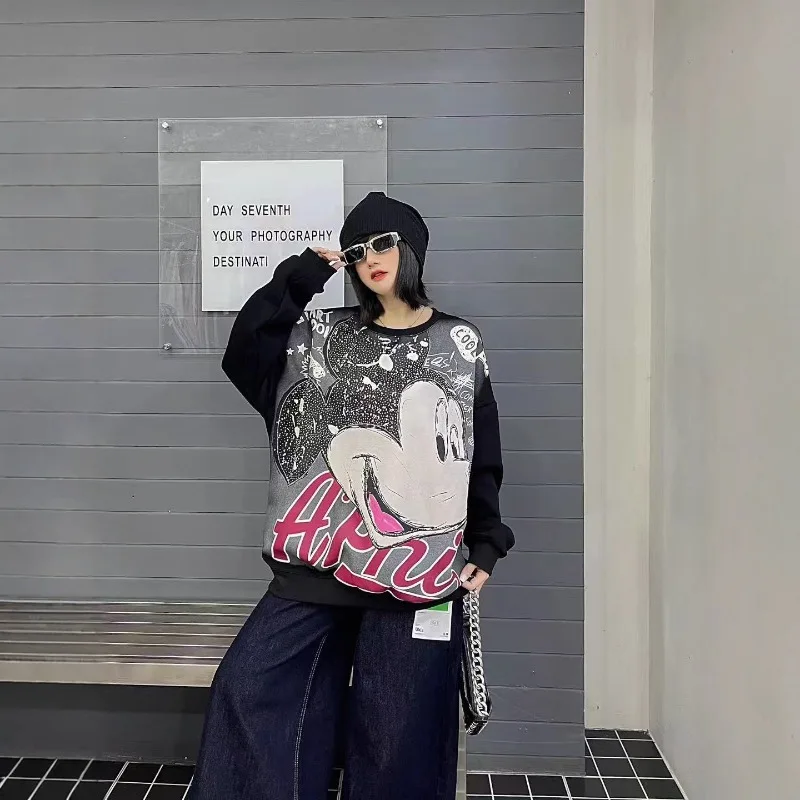 เสื้อฮู้ดแฟชั่นฤดูหนาวแบบใหม่ สไตล์โอเวอร์ไซส์ หลวมๆ น่ารัก ลายการ์ตูนอุตสาหกรรมหนัก ตัดต่อผ้าฟลีซ อุ่นสบาย