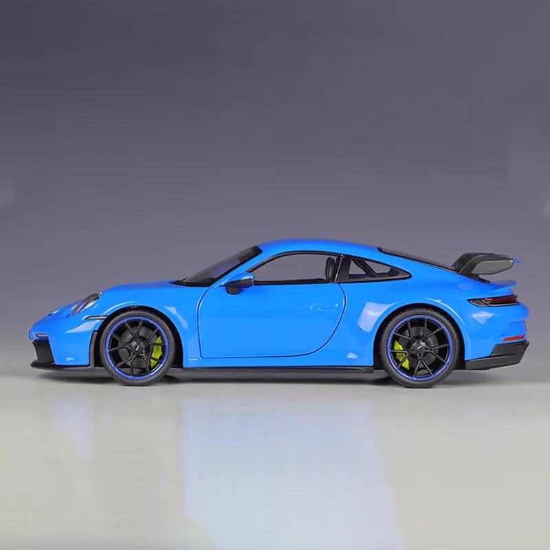 New In Stock 2022 MaiSto 1:18 Porsche 911 Gt3 Targa 4 Simulation Car Alloy Miniature Diecast Porsche Ornaments Custom Toys Kids