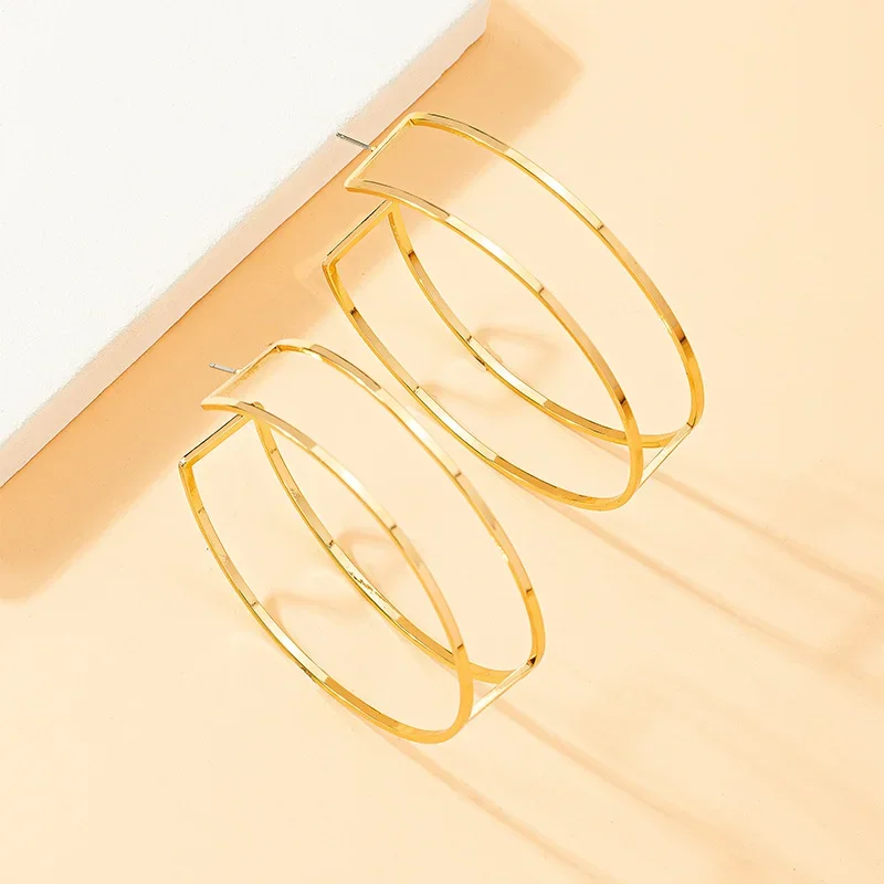 Geometric hollow double-wire metal simple C-shaped hoop earrings for women party holiday fashion jewelry ear accessories CE189