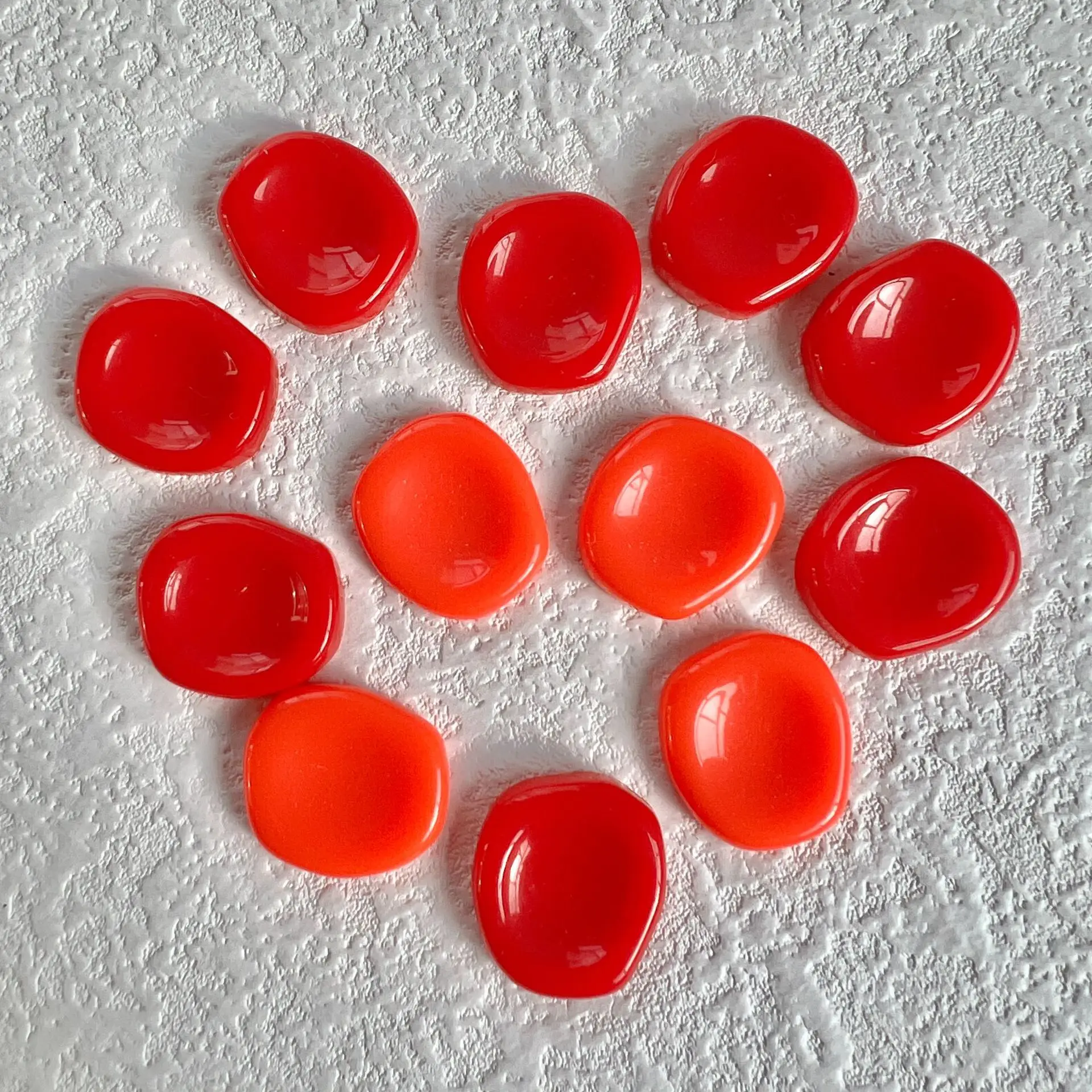 20 piezas de parches acrílicos irregulares con base plana, cabujones de resina para manualidades, fundas de teléfono, pinzas para el cabello, zapatos, accesorios de joyería, adornos y elementos decorativos.