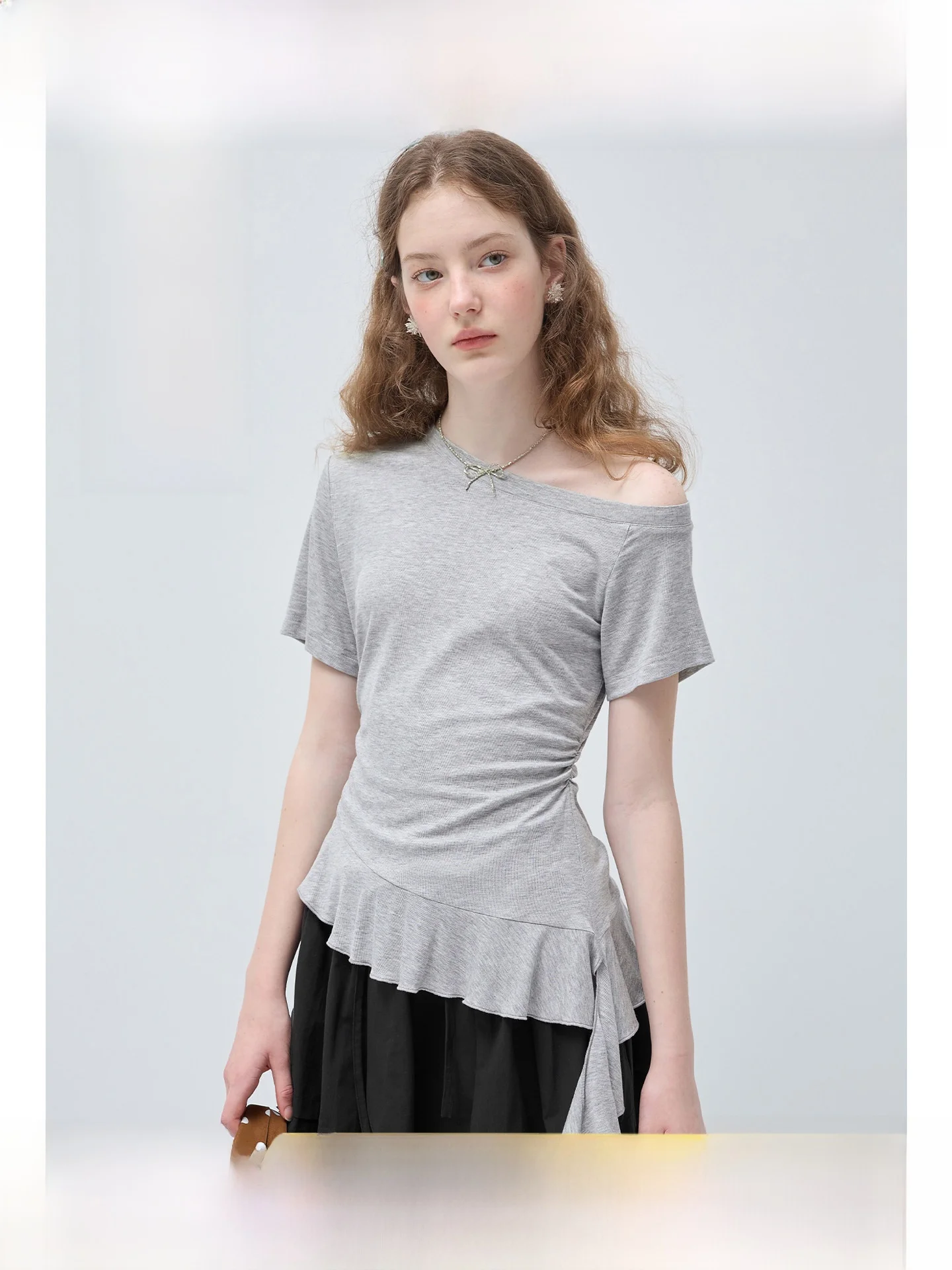 

plus Size Women's Grey Asymmetrical Shoulder Short Sleeve T-Shirt Slimming Waist Design Casual Style Summer New Arrival