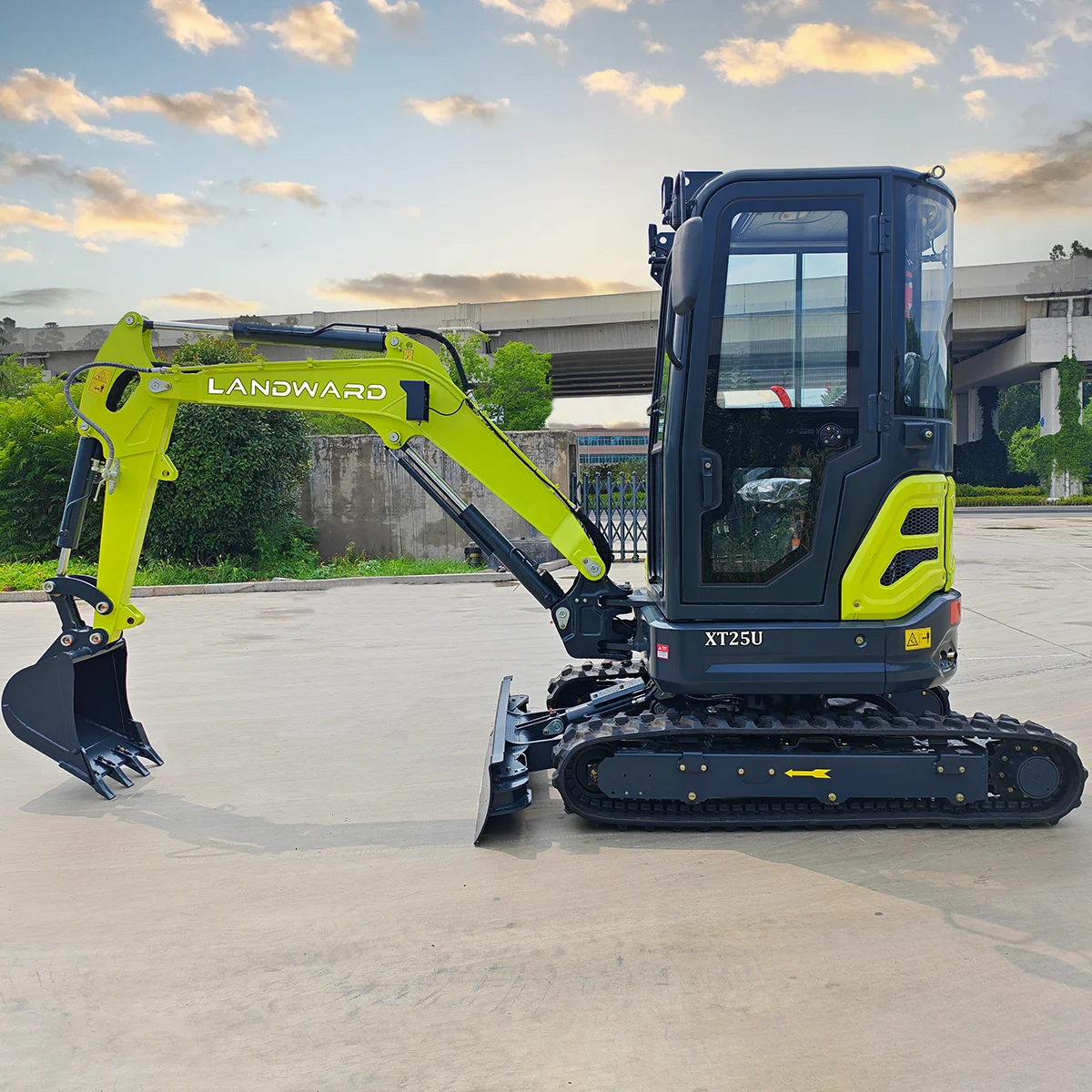 

Farm Orchard 2.5 Ton High Quality Mini Digger Multifunctional Small Hydraulic Bagger For Sale 3 Ton Diesel Excavator Customized