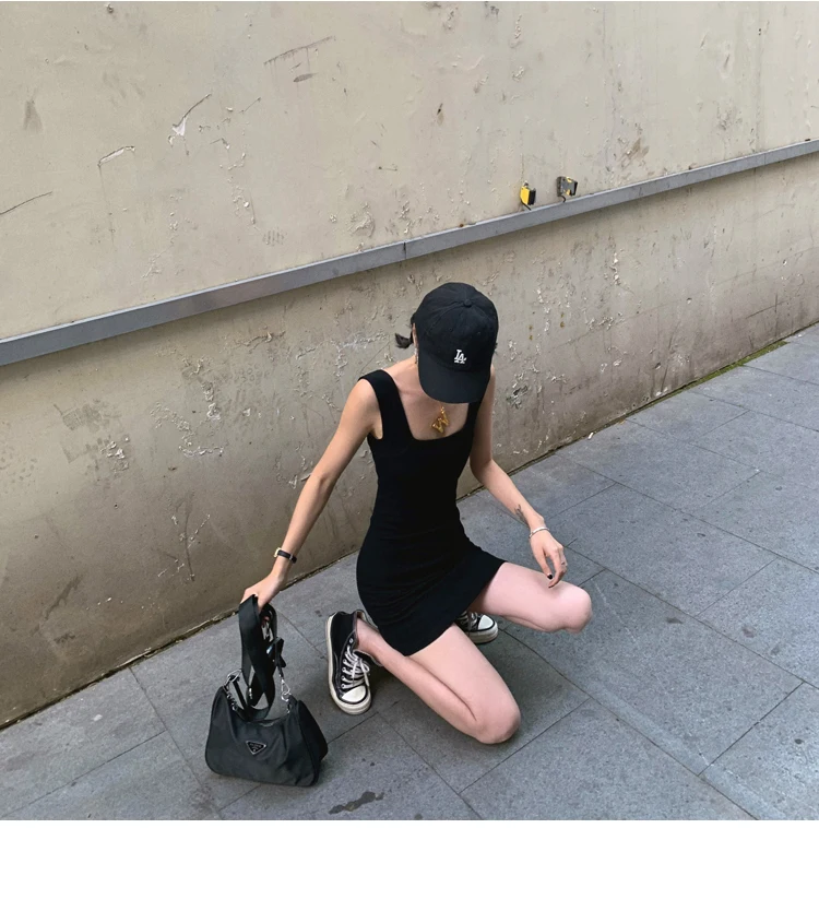AOSSVIAO Sexy Slim Fit Bodycon Minikleider für Frauen 2026 Sommer Neuankömmling Schwarz Weiß Grau Tankkleid mit quadratischem Ausschnitt – Detail 37