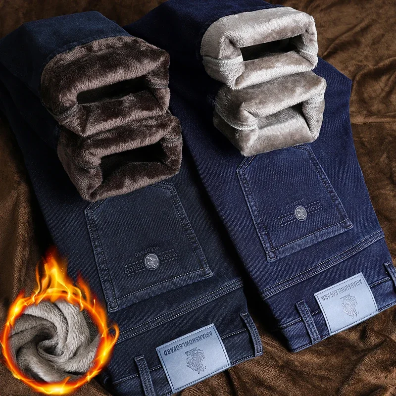 

2026 зимние корейские модные мужские джинсы с начесом, утепленные эластичные тонкие удобные прямые флисовые джинсовые брюки