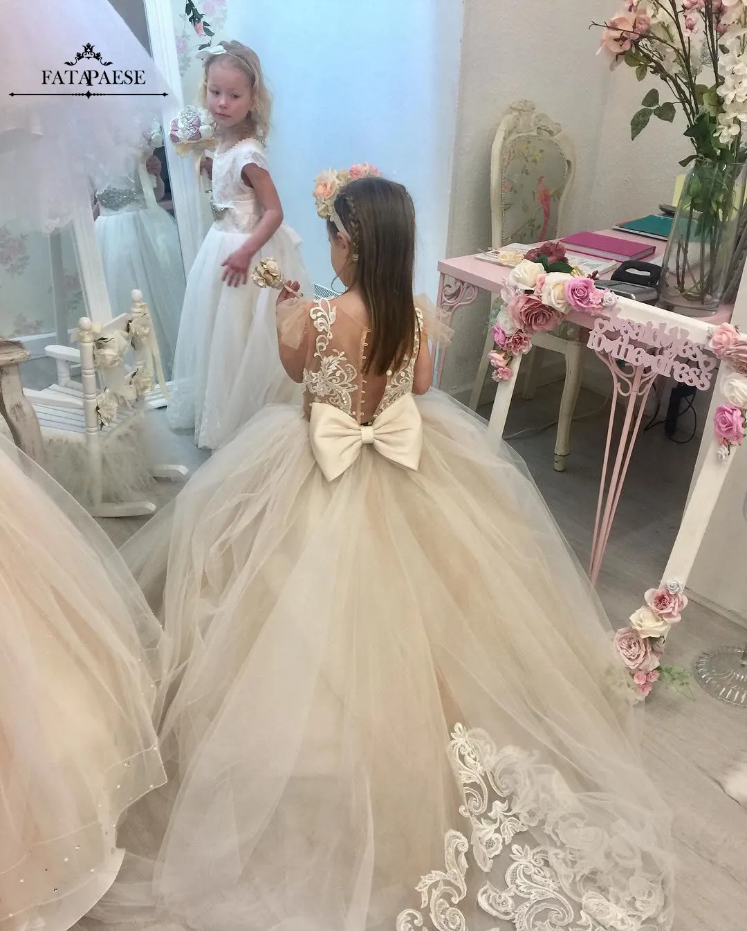 FATAPAESE Flower Girl Dresses Up Fluffy Princess Ball Gown Sleeveless Appqulies Lace Tulle Wedding Guest Evening Party for Kids