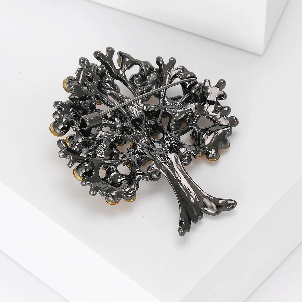 Fashion Creative Life Tree Brooch For Women Unisex 6-color Beautiful Plant Party Office Pin Gifts