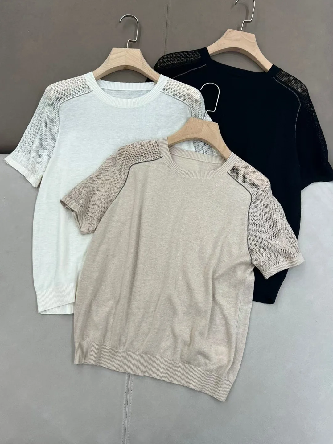 

Linen knitted short sleeve blouse