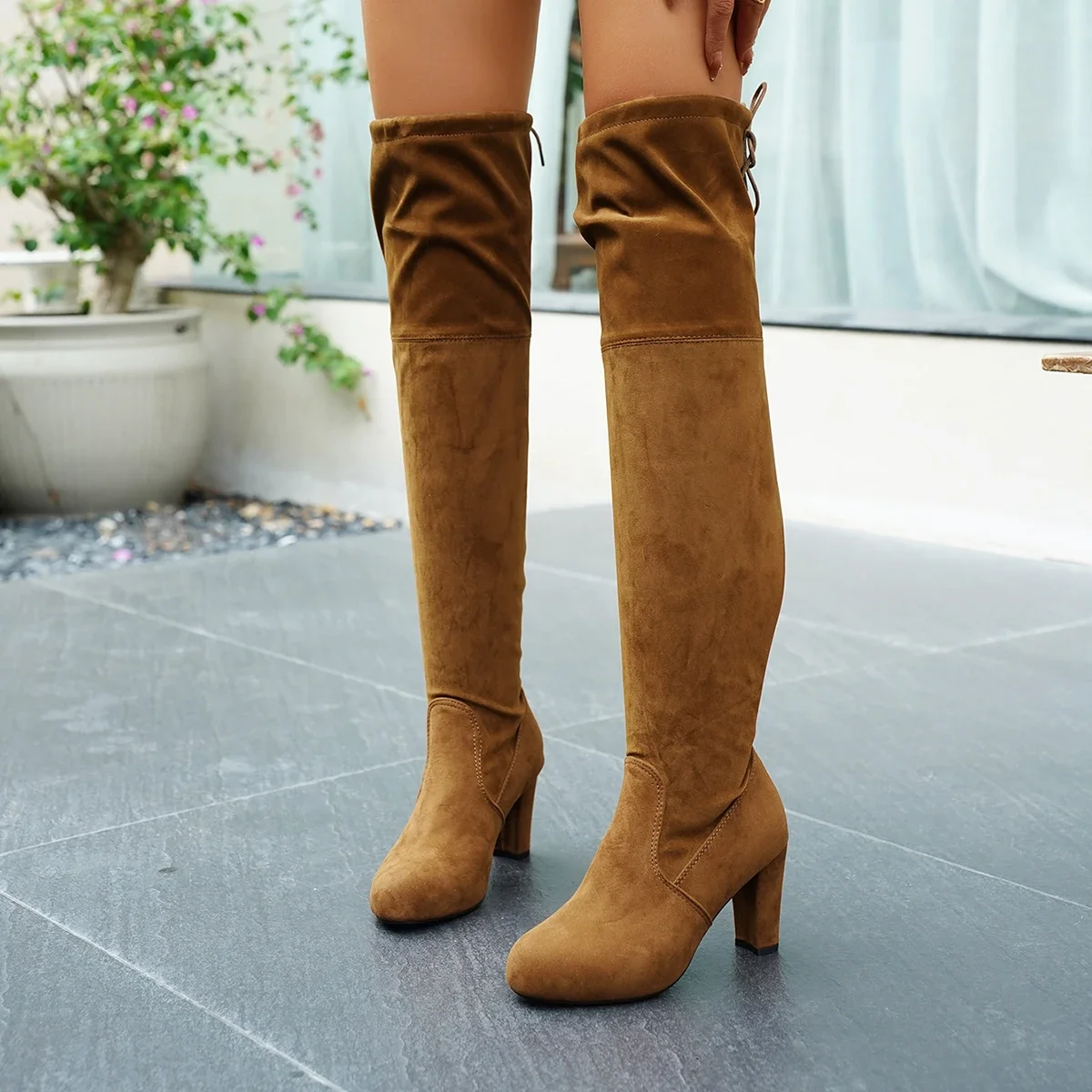Winterliche europäisch-amerikanische neue Damen-Overknee-Stiefel mit hohem Absatz, rundem Schaft und Schnürung – modische, sexy Stiefel für Nachtclub-Partys und moderne Anlässe – Detail 16