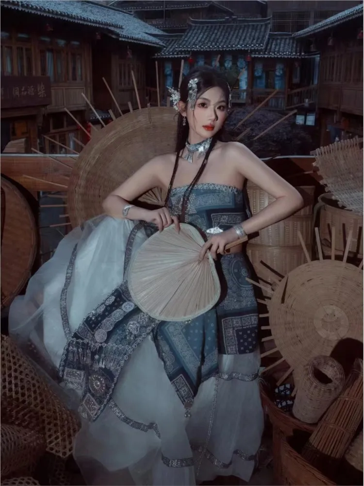 

Ethnic costume women's batik strapless ribbon long dress set for travel outing and photography