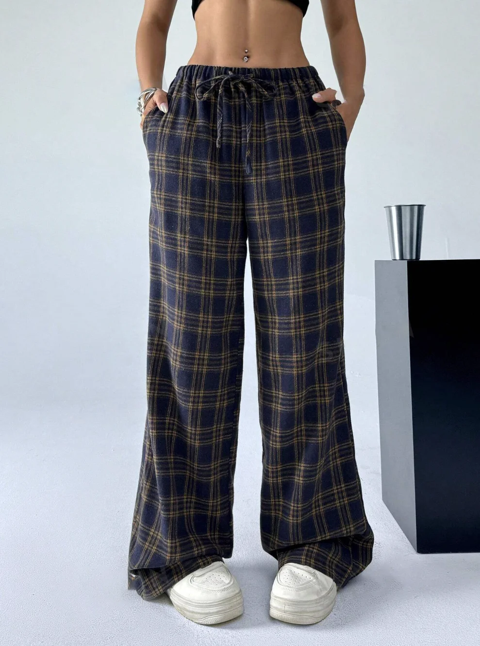 Checkered casual fashionable elegant Japanese Korean European and American striped womens pants