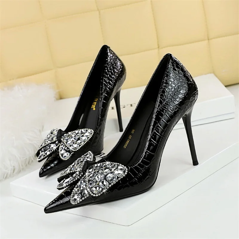 

Women Stone Pattern Patent Leather Pumps Shallow Mouth Pointed Toe Bow Design Fashion Rhinestone Thin High Heel Party Shoes