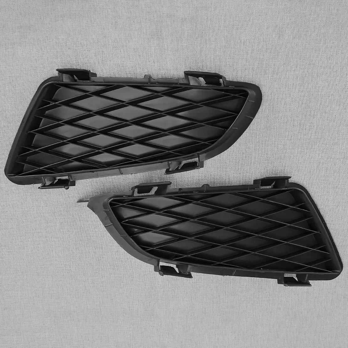 GJ6A-50-C21 GJ6A-50-C11 1 Pair Front Bumper Left & Right Lower Fog Light Grille Cover Fit For Mazda 6 2002-2008 Black