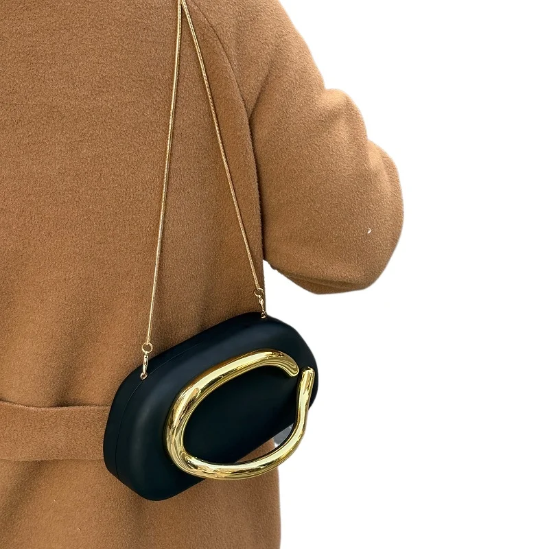 

Europe and the United States retro niche wine red metal box bag banquet hundred with cell phone clutch crossbody small bags