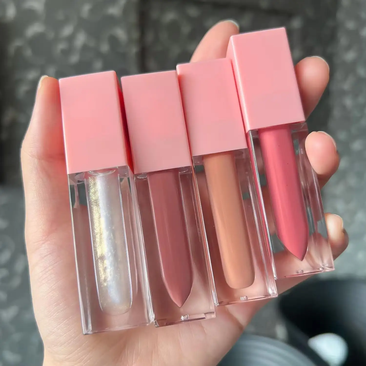 Brillo de labios rosa Personaliza tu logotipo Sombras mate brillantes Lápiz labial líquido sin crueldad vegano Brillo de labios Venta al por mayor a granel para empresas