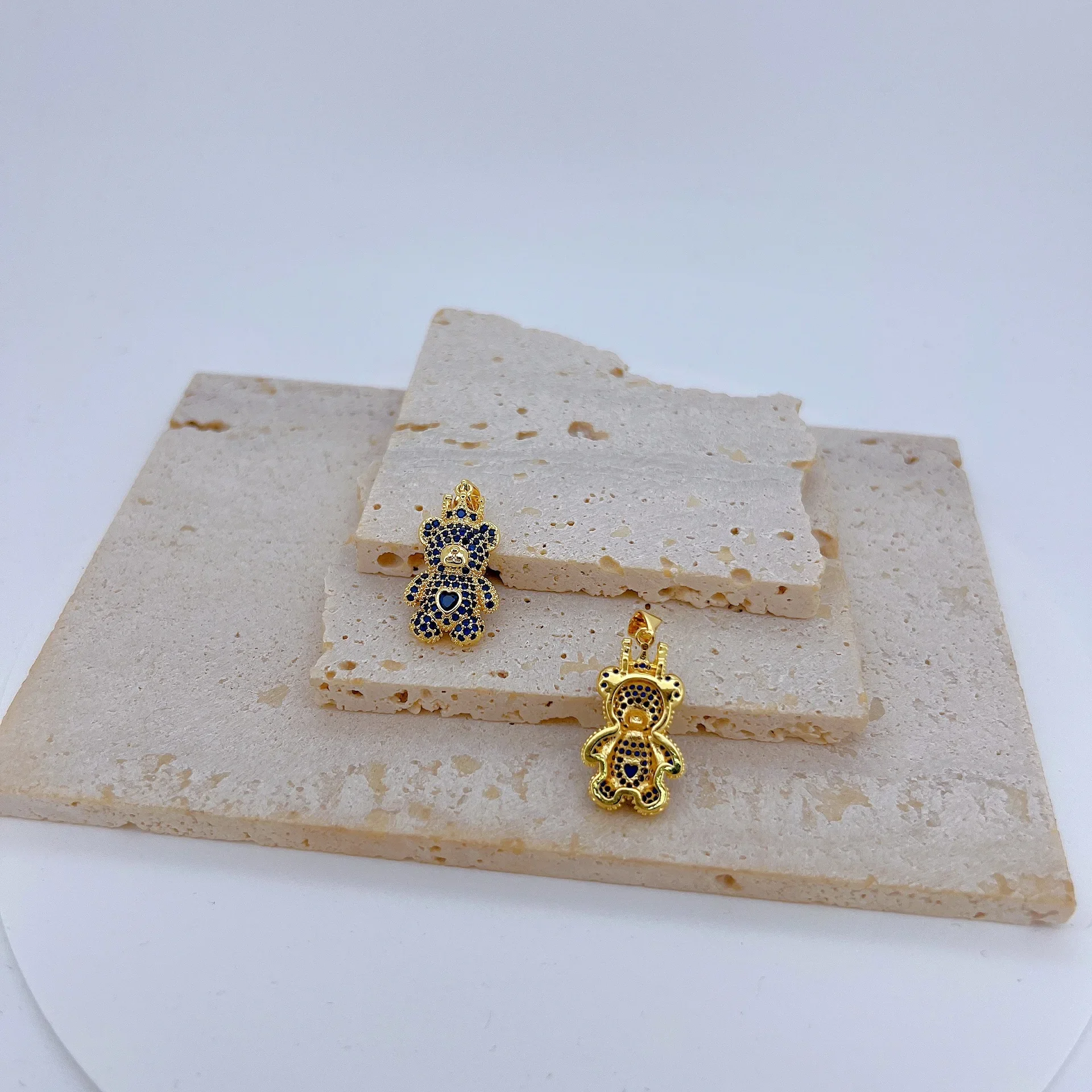 LJRIVER 2Pcs Diy Jewelry Accessorie Pave Inlay Colorful Zircon Bear Pendant Copper Plated Gold Necklace Necklace Making Supplies