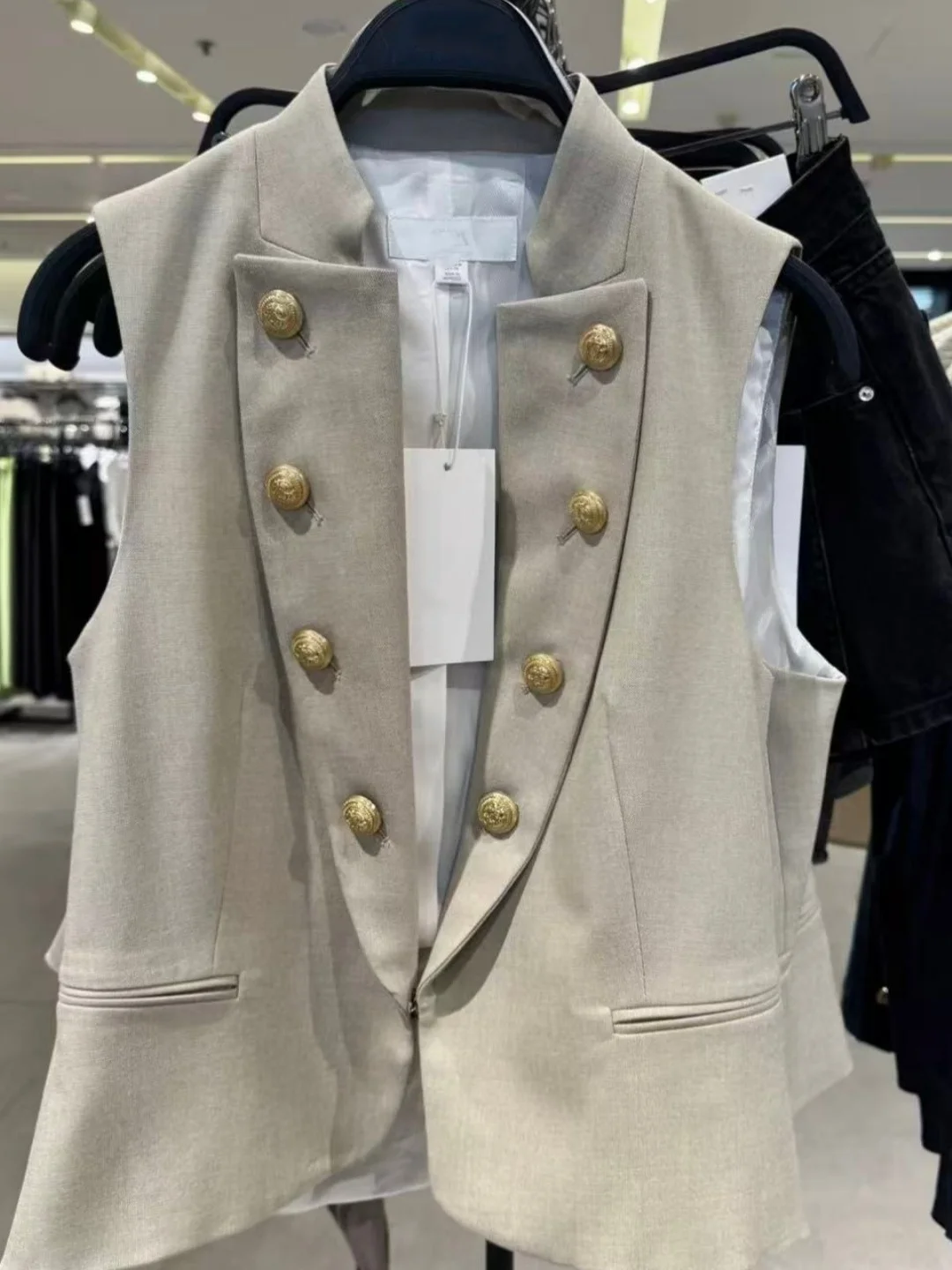 New Arrival Early Autumn Women's Decorative Button Placket Sleeveless Vest Pure Color Casual Style Slim Fit Polyester Fiber